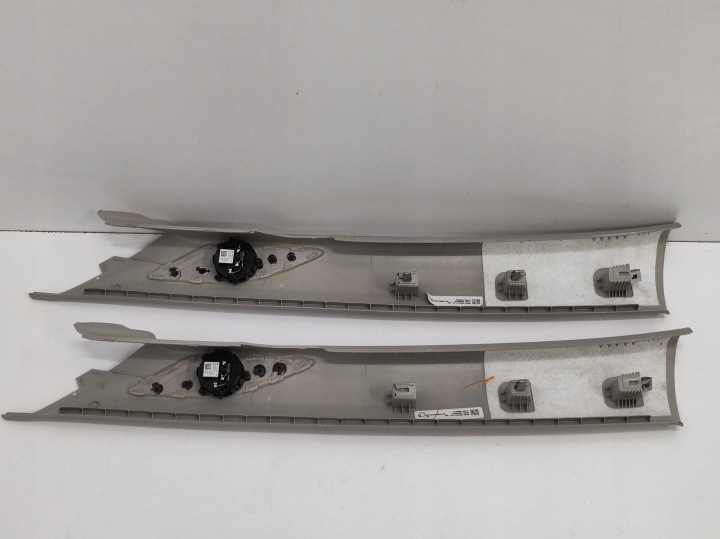 PROTECTION MONTANTS AVANT DROITE VW GOLF VIII 8 5H0867234K 5H0035411