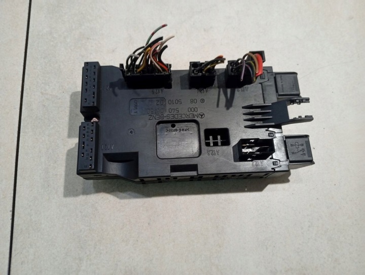 BOÎTE FUSIBLES VW LT 35 2.5 TDI 0005400650