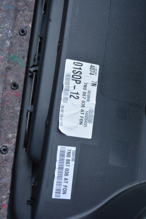 COLLECTEUR COUVERCLES DE COFFRE VW SHARAN 7N0867035D 7N0867036AT