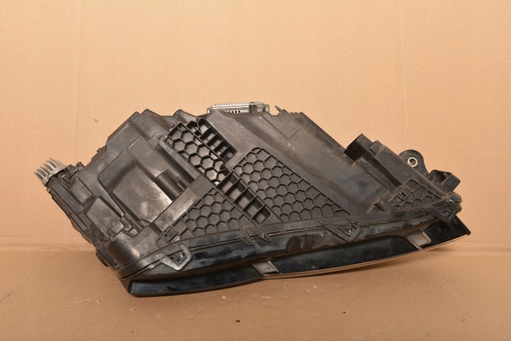 PROJECTEUR PHARE GAUCHE SKODA SUPERB III 11502030000