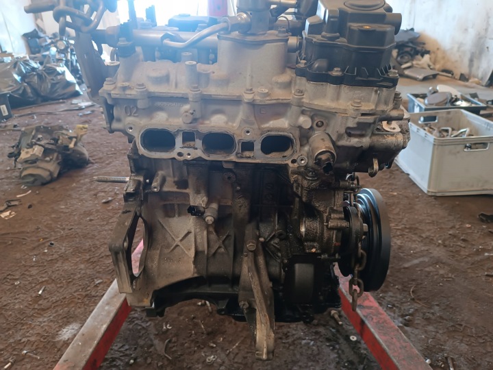 CITROEN C4 CACTUS MOTEUR 1,2 THP POTEAU HN01 10XV12