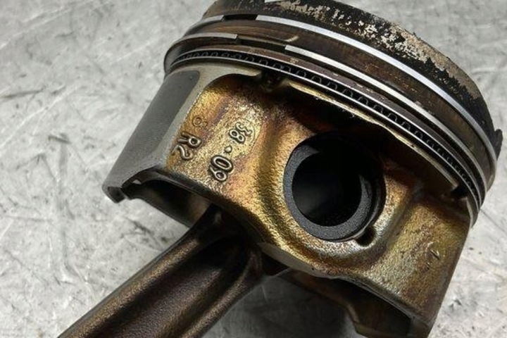 PISTON BMW 5 (E60) 7610295 3.0L GASOLINE 2009