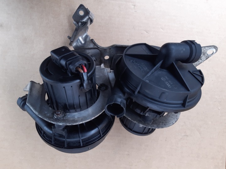 AUDI A8 D3 W12 6.0 POMPE AIR SECONDAIRE 06A131333D 7H0959253 078906601G