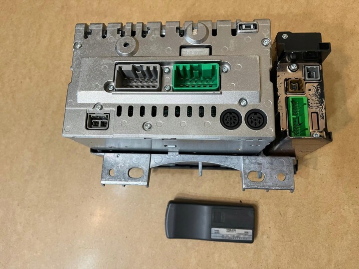 VOLVO S80 I RADIO AUTORADIO 8651145
