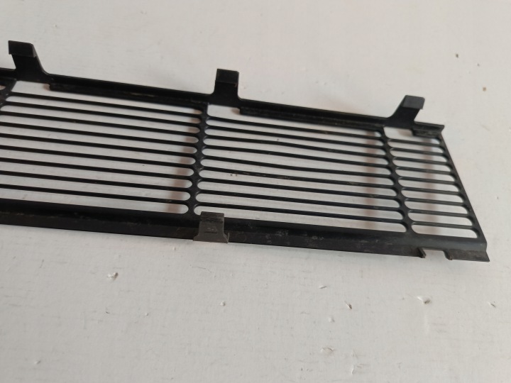 GRILLE PROTECTION RADIATEUR 8X0121764A AUD1 A1