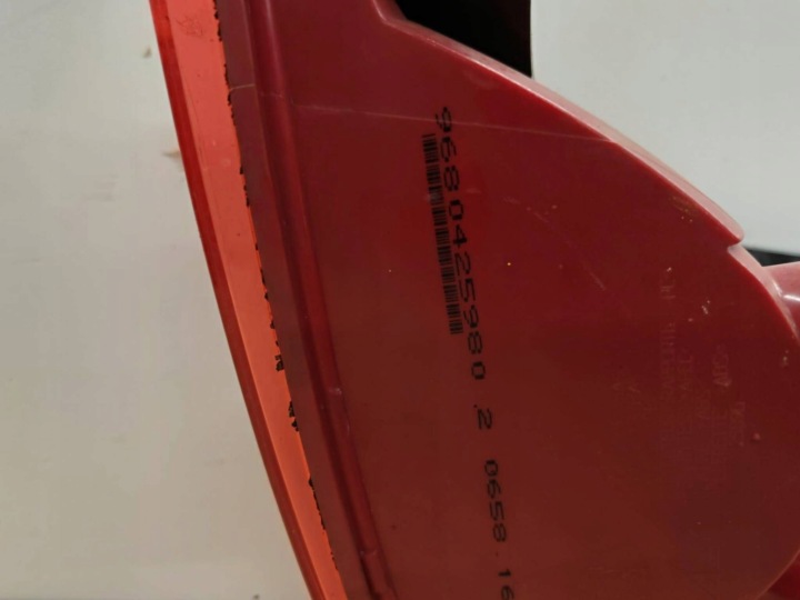 PEUGEOT 308 T7 07-11 PHARE GAUCHE ARRIÈRE ARRIÈRE 9680425980