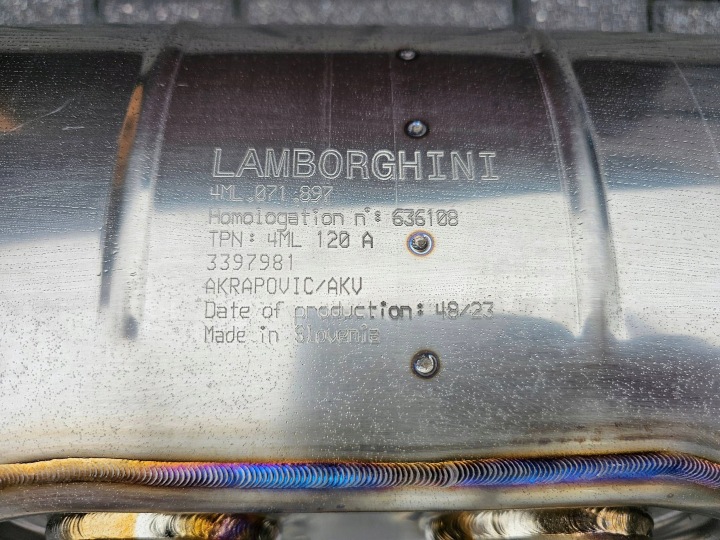 LAMBORGHINI URUS AKRAPOVIC SILENCIEUX ÉCHAPPEMENT NEUF