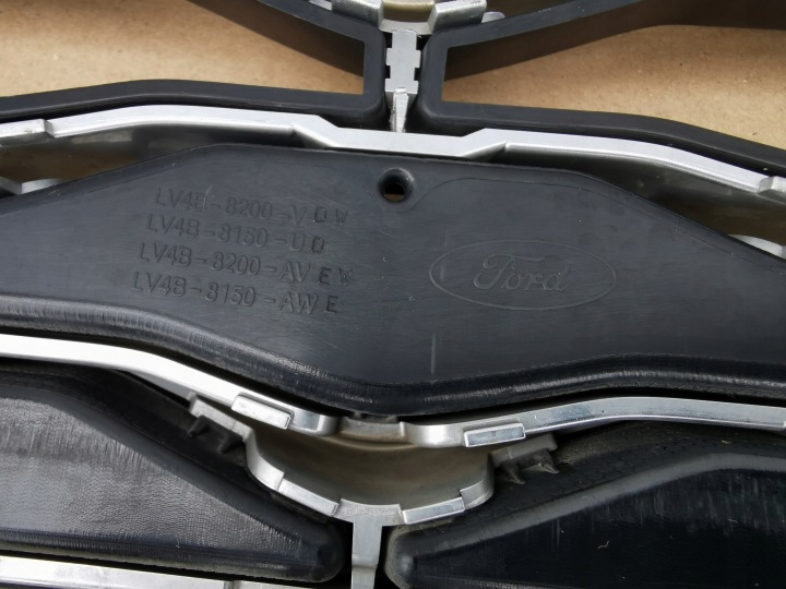 FORD KUGA III MK3 VIGNALE 19- GRILLE CALANDRE RADIATEUR SUR CAMÉRA B.LADNY