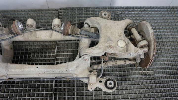 POUTRE CHÂSSIS ARRIÈRE ARRIÈRE SUSPENSION BMW 5 E61 PNEUMATIQUES