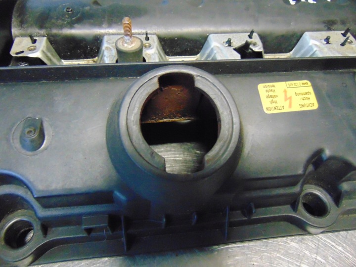COUVERCLE CULASSES SOUPAPES 2.8I BMW E38 1928403154