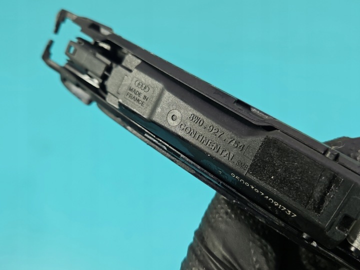 POIGNÉE ARRIÈRE DROITE EXTÉRIEUR AUDI A4 B9 8W0927754 8W02837812A