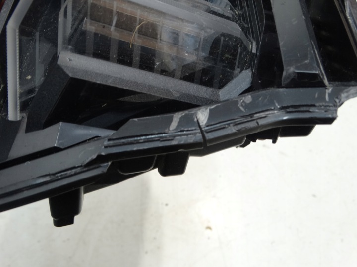 PHARE ARRIÈRE GAUCHE COUVERCLES DE COFFRE PEUGEOT 5008 II LIFT 9836231880