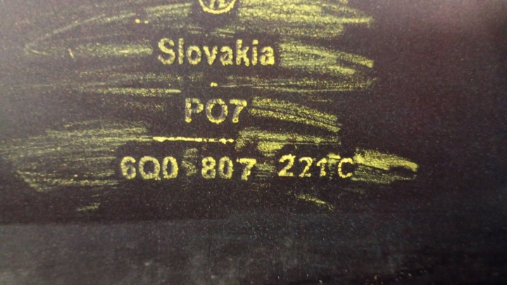VW POLO IV 9N3 05-09 PARE-CHOCS AVANT AVANT ROUES LC3R C602