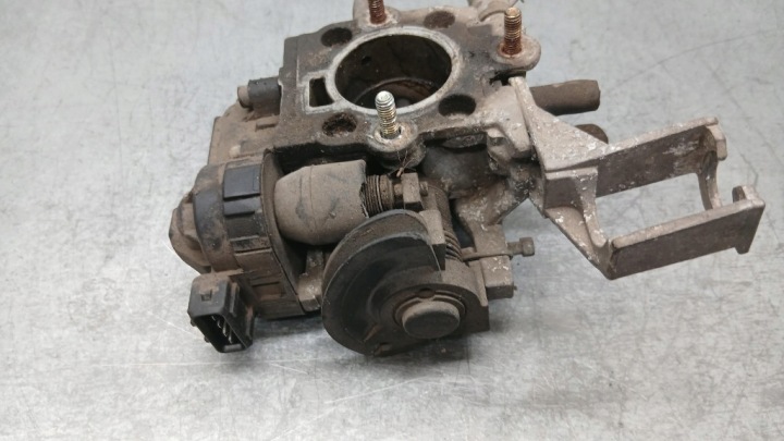PAPILLON DES GAZ OPEL CORSA B 93-00R 1.0B