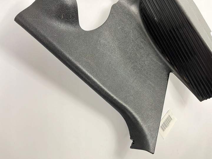 PROTECTION GAUCHE PRÈS NOGACH KIEROWC MARCHEPIED MERCEDES W124 NOIRE 1246880106