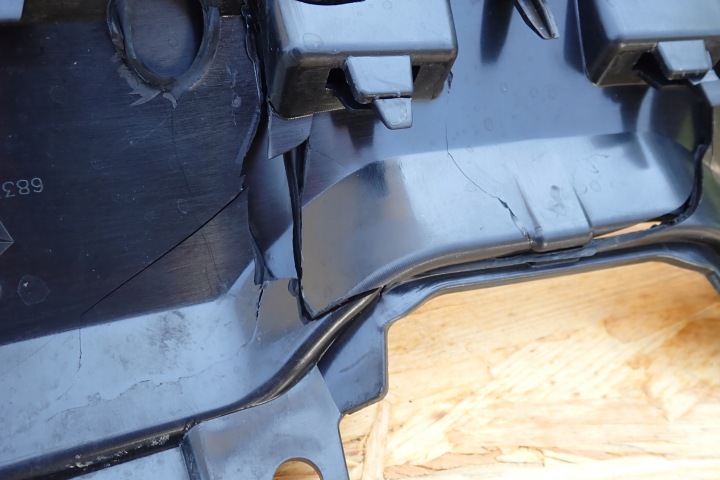 DODGE RAM 1500 MOULURE SUR CAPOT AVANT CALANDRE GRILLE