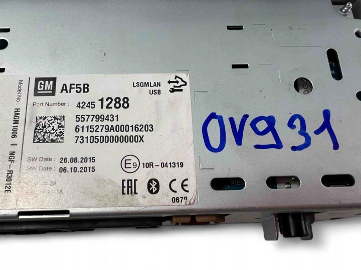 RADIO SANS NAVIGATION OPEL VIVARO FURGON 42451288 32193948 2016