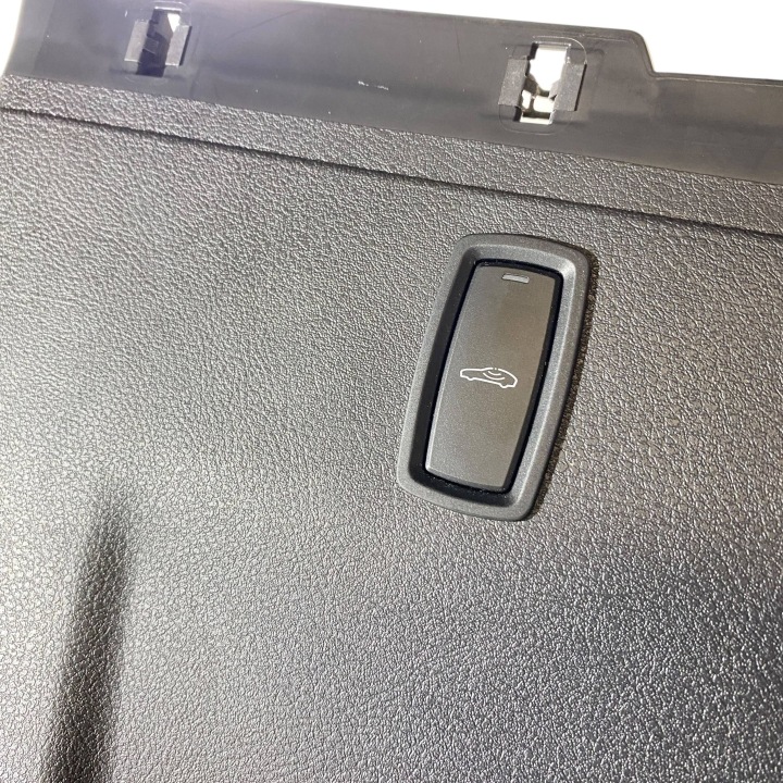 PORSCHE CAYENNE (92A) 2014 GAUCHE CÔTÉ MOULURE SEUIL ARRIÈRE