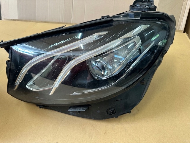 MERCEDES E-KLASA W213 PHARE GAUCHE I DROITE A2139063904KZ A2139064004KZ