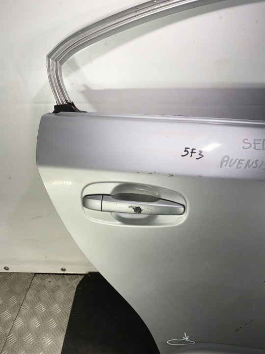 2011 TOYOTA AVENSIS T270 PORTES ARRIÈRE