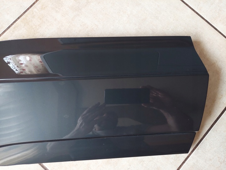 MOULURE PORTES DROIT ARRIÈRE AUDI Q4 E-TRON 89A