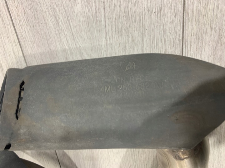 LAMBORGHINI URUS EMBOUTS SILENCIEUX GAUCHE CÔTÉ 4ML253681