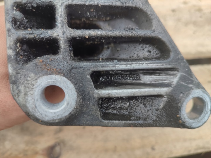 POIGNÉE SUPPORT FIXATION AUDI A6 C6 4F0199343G
