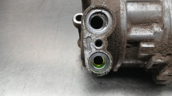 COMPRESSEUR DE CLIMATISATION 55703721 OPEL CORSA D 06-11R 1.3 CDTI 75KM