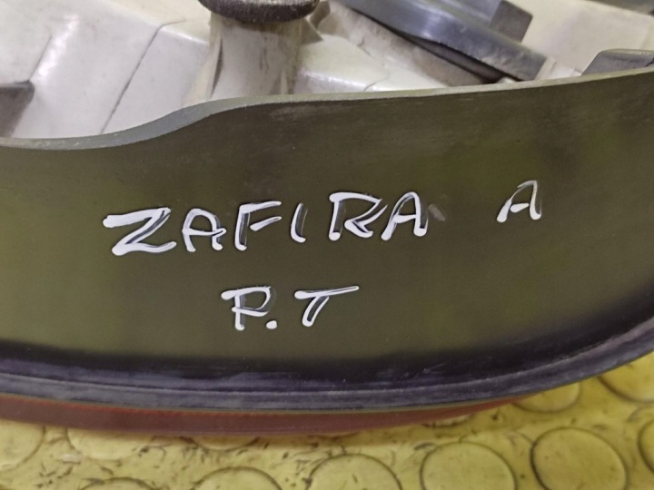 OPEL ZAFIRA A PHARE DROIT ARRIÈRE 62281