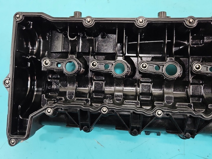COUVERCLE DE SOUPAPES BMW F01 3.0D