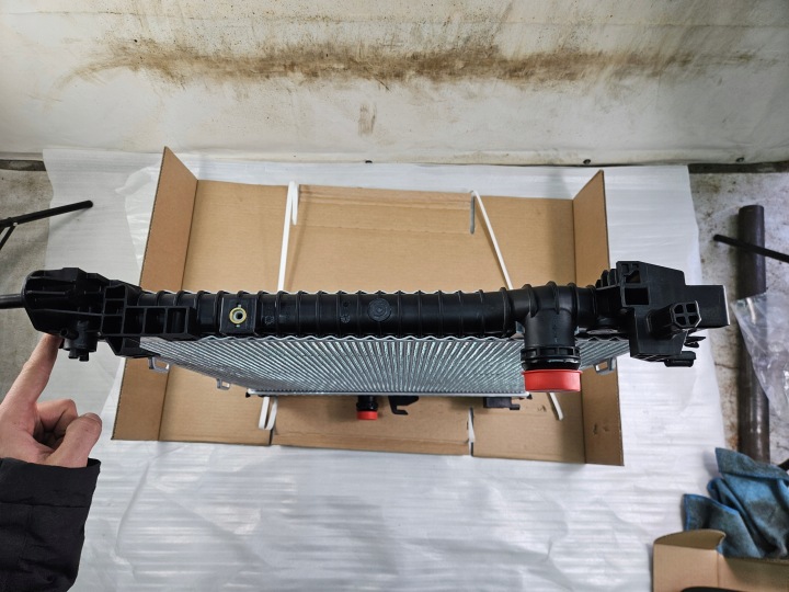 RADIATEUR EAU MASERATI GRECALE 2.0 5056 3151-001 50563151 675001943