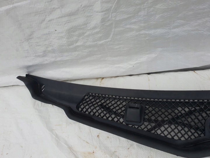 MERCEDES C-KLASA W204 LIFT 11-14 DOUBLURE DE PASSAGE DE ROUE EUROPE A2048303213