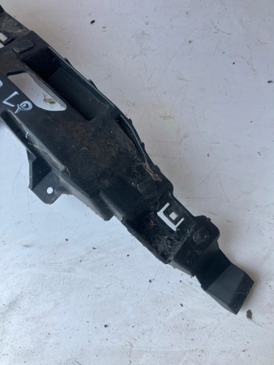 GLISSIÈRE FIXATION PARE-CHOCS GAUCHE AVANT CITROEN DS5 9673292380
