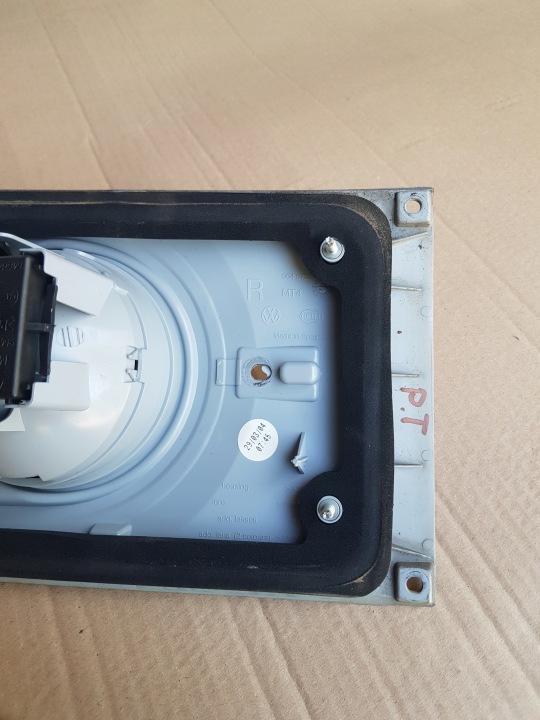 PHARE DROIT ARRIÈRE DANS COUVERCLE DE COFFRE VW SHARAN I LIFT 04-10 EN BON ÉTAT ORIGINAL