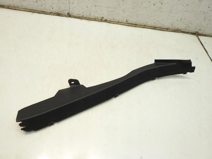 PROTECTION SEUIL DROIT ARRIÈRE MERCEDES W204 A2046904025