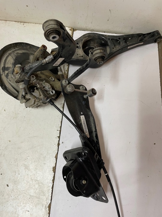 ARRIÈRE POUTRE ARRIÈRE BRAS DE SUSPENSION MOYEUX VW JETTA VI 5C6 10-18