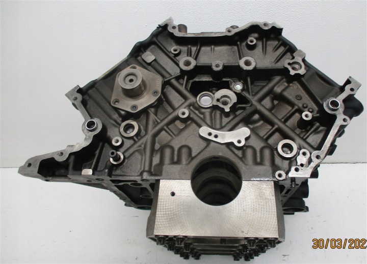 BLOC PORSCHE CAYENNE Q7 A8 4.2 TDI V8 CUD 057023M