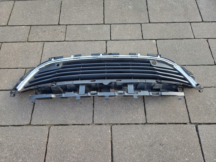C4 II B7 GRILLE CENTRALE PARE-CHOCS AVANT SOUS PDC CHROME 9677876177 2010-18