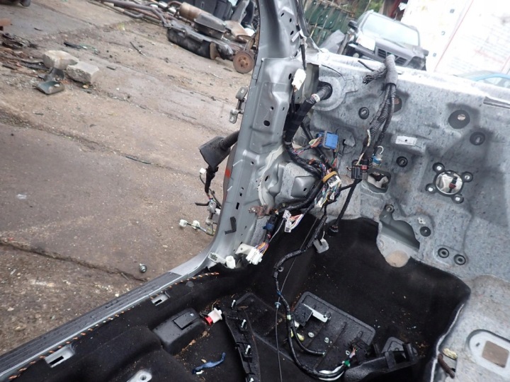 MAZDA 3 II BL HAYON 5D 09-13 SEUIL GAUCHE POTEAU QUART 38P