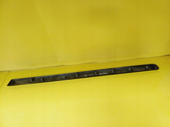 MOULURE PORTES DROIT AVANT KIA CARNIVAL I LIFT PEINTURE NV903 NR228