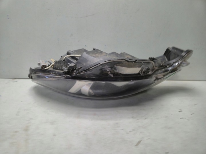 DESCRIPTION PROJECTEUR AVANT CÔTÉ GAUCHE PEUGEOT 108 14-18 81150-0H160