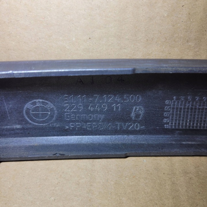 BMW 1 E81 E87 MOULURE PARE-CHOCS DROIT AVANT 7124500