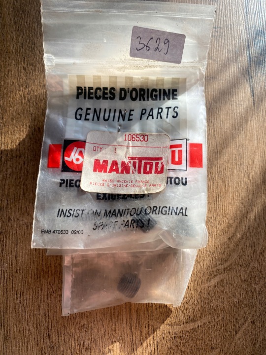 SCREW MANITOU 883755, (106530) VIS