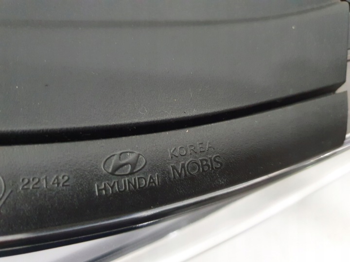 HYUNDAI SANTA FE PHARE DROITE LED 18-20