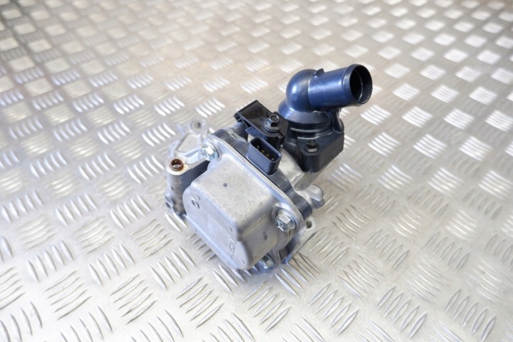 POMPE À EAU TOYOTA YARIS (_P21_) 1603215190 1.5L HYBRID 85KW 2021