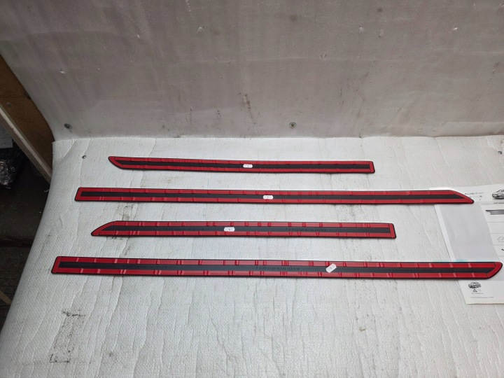 BAGUETTES LATÉRAL ENSEMBLE KIA RIO H8271ADE00 GENUINE