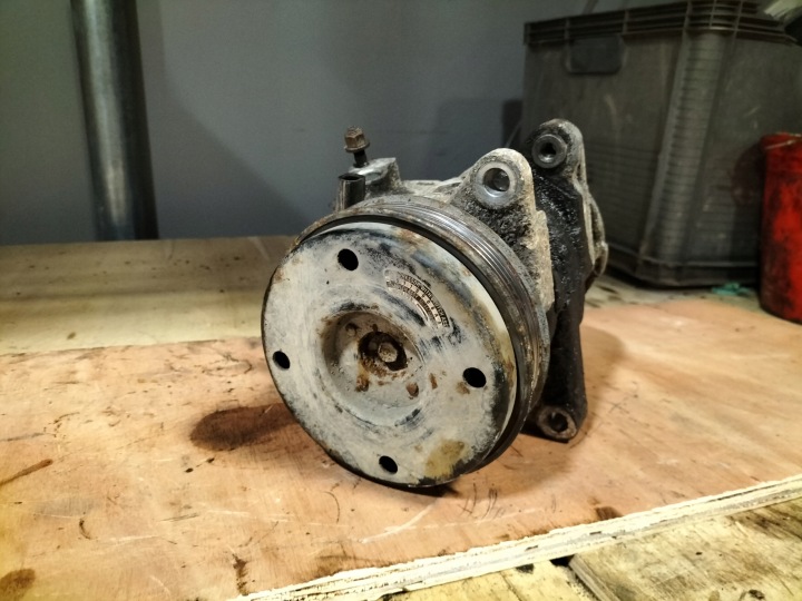 COMPRESSEUR DE CLIMATISATION JEEP GRAND CHEROKEE WJ 4,7 V8 4472005496