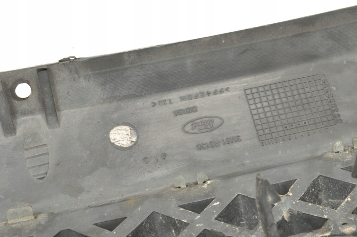 FORD FOCUS C-MAX CALANDRE GRILLE 3M51-R8138-AG