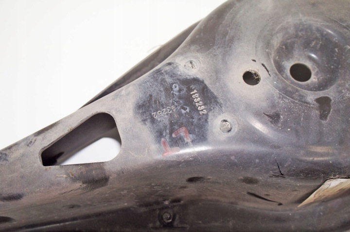 UK355 VOLVO XC40 D3 2.0D BRAS DE SUSPENSION GAUCHE ARRIÈRE 32221199 8888776015