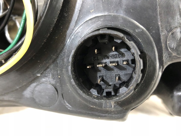 IVECO DAILY (VI GEN.) 07.2014-12.2019 PROJECTEUR PHARE AVANT GAUCHE